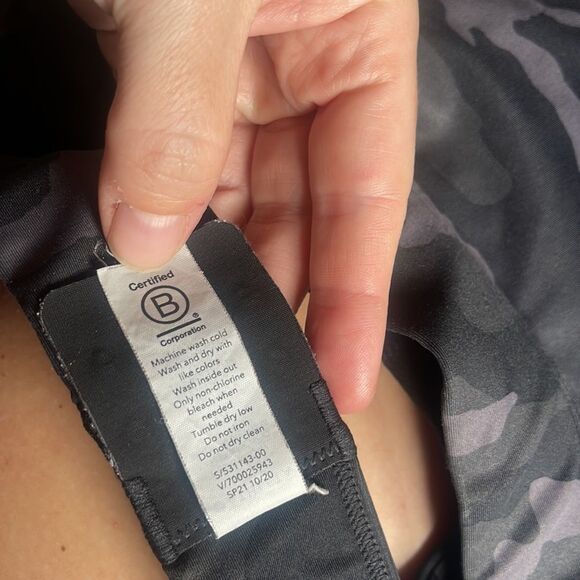 Athleta Camo Sports Bra - Black and Gray - Picture 5 of 6